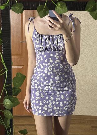 Коротка жіноча мінісукня outfitbook лавандово-бузкова в ромашку, розмір s
