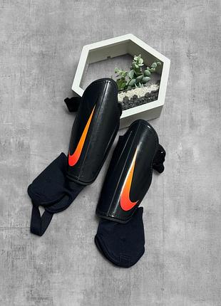 Щитки nike оригінал футбольні чорні захист гомілкостопа найк для футболу