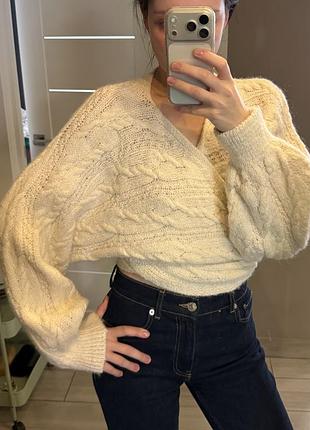 Теплий білий светр на запах zara