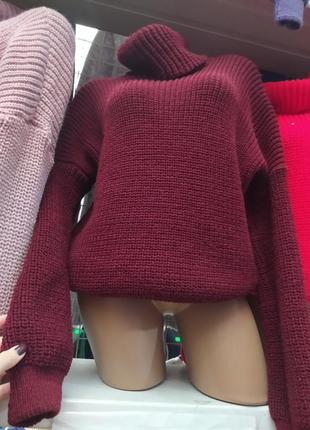 Теплый вязаный свитер бордо под горло2 фото