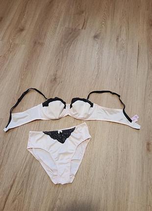 Стильный комплект белья женской, 💯 полиэстр+ эластан+ кружево, оригинал, новенький стан, 
hunkemoller, m/ 38c/ eu 85 c