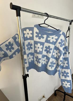 Светр жіночий у клітинку з квітковим принтом, блакитний з білим