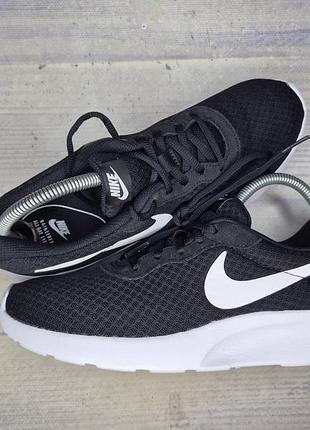 Кроссовки nike tanjun