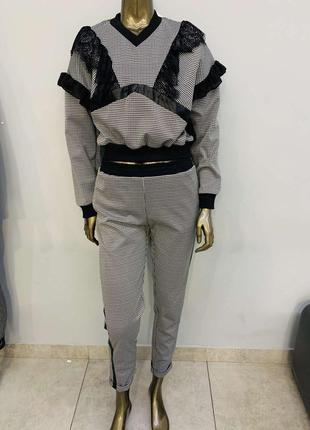 Костюм в стиле спорт-шик италия