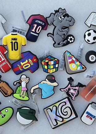Оригінальні джибітсі jibbitz crocs покемони губка боб поштучно пікачу генгар патрік сквідвард чоппер ван пис one piece джибитсы покемоны пикачу пончик