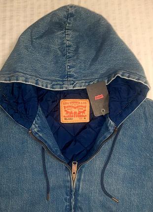Джинсова куртка levi's утеплена з капюшоном. xl. нова