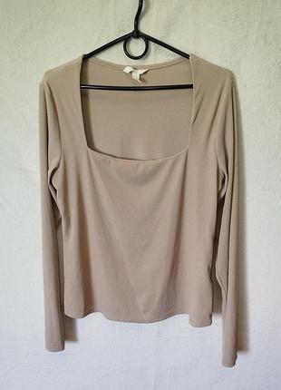 H&m. бежевий лонгслів з декольте.