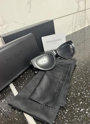 Сонцезахисні окуляри жіночі saint laurent котяче око чорні