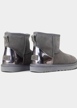 Оригінальні жіночі замшеві міні уггі сірого кольору ugg classic mini grey metallic
