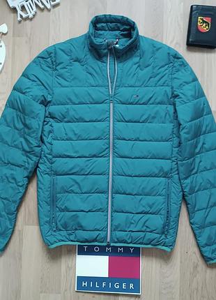 Брендова чоловіча куртка. р 46  tommy hilfiger.  тонкий пух