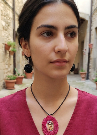 Підвіска  handmade frida kahlo ,цікава підвіска фріда
