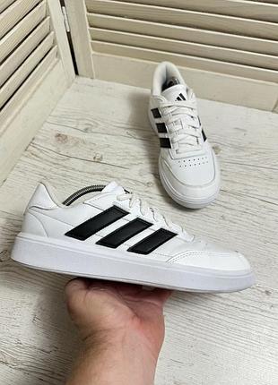 Кросівки adidas courtblock