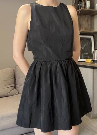 Жіноча коротка сукня zara чорна без рукавів