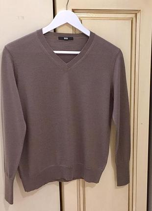 Новий.светр з меріно кольору тауп uniqlo woman’s extra fine merino v-neck sweater taupe з поточної колекції