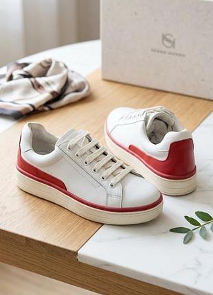 Кеди жіночі шкіряні білі з червоними вставками prada