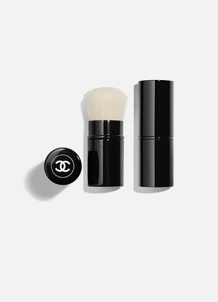Пензель для макіяжу chanel les beiges retractable kabuki brush
