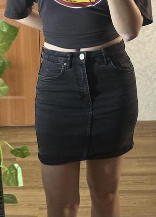 Жіноча мініспідниця zara чорна джинсова, розмір s (26)