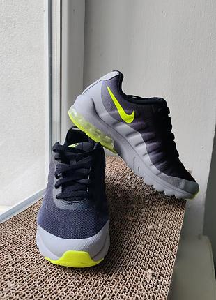 Кросівки nike сірі з чорним та салатовим, розмір 38.5