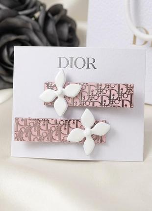 Шпильки dior рожеві з білими квітами (набір 2 шт.)