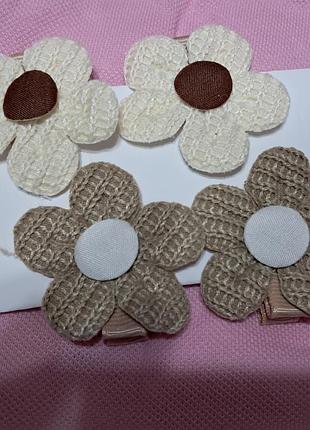Заколки для дівчинки.