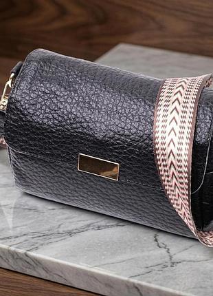 Класична шкіряна сумка з оригінальною плечовою лямкою vintage 22405 чорна