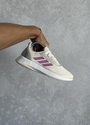 Кросівки жіночі adidas qt racer sport бежеві з фіолетовими смужками