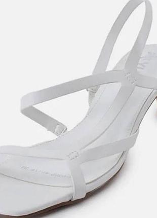 Босожніжки plt. stradivarius