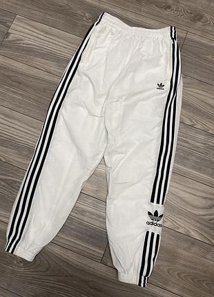 Оригінальні білі спортивні штани adidas розмір s