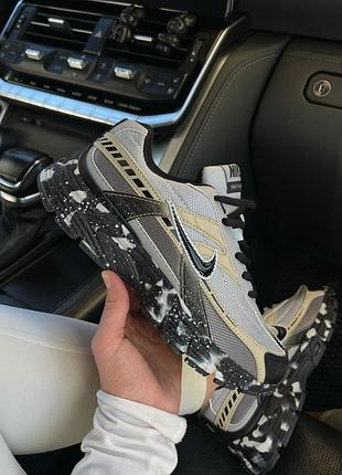 Nike initiator grey /black custom. 38