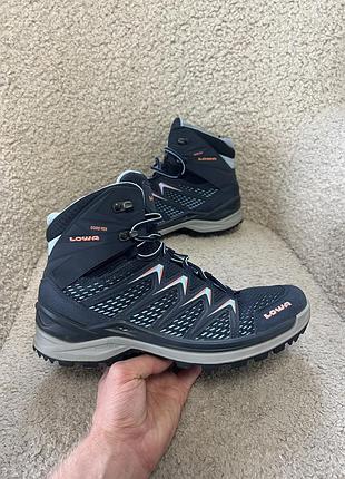 Жіночі трекінгові водонепроникні черевики кросівки lowa innox pro gtx mid ws