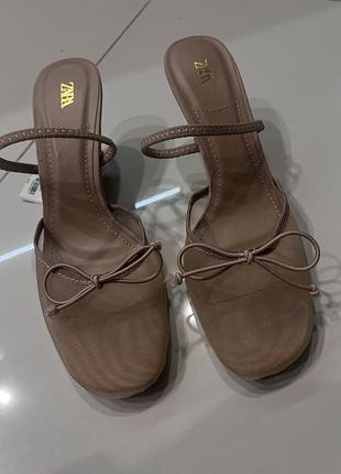 Босоніжки жіночі zara бежеві