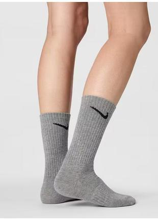 400 грн
спортивные носки nike everyday plus cushioned crew (dri-fit), оригинал
размер и 42-46 
состояние новых