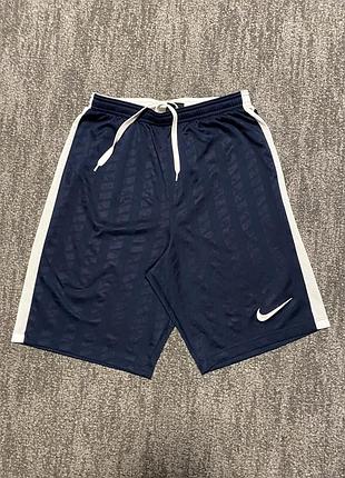 Чоловічі спортивні шорти nike