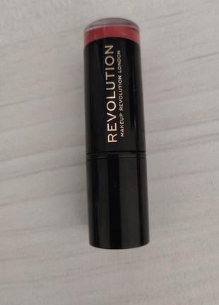Помада у стікові revolution 3