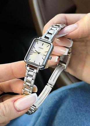 Жіночий годинник casio ltp-v009d-7e з мінеральним склом та сріблястим браслетом 5