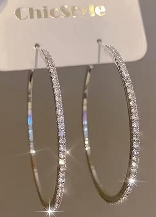 Сережки для жінок chicstyle круглі з камінчиками сріблясті