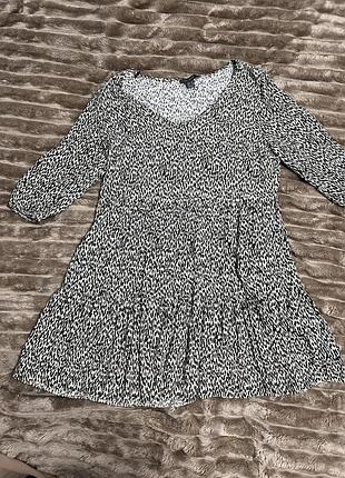 Коротка жіноча сукня primark з дрібним принтом чорно-біла, розмір l/xl