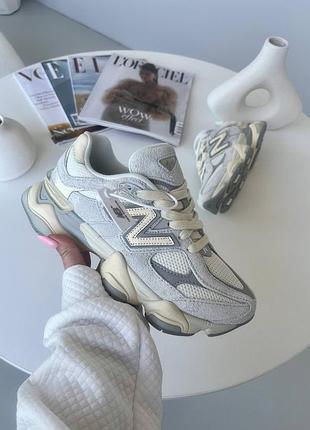 Жіночі кросівки  new balance 9060 quartz grey cream