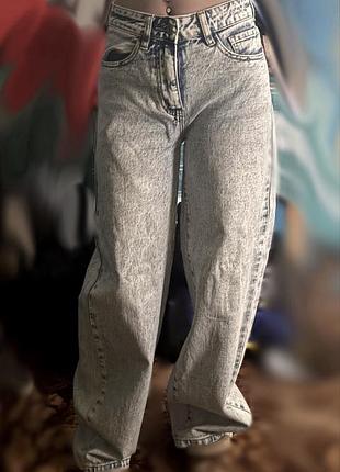Жіночі джинси сірі широкі труби acid wash варенки