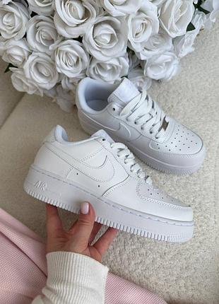 Женские кроссовки nike air force white
