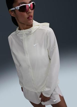 Жіноча вітровка nike swift women’s repel packable running jacket hq0650-133 розмір: м