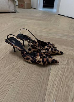 Туфлі zara леопардові 40р