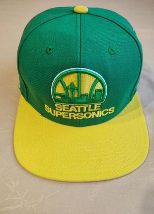 Бейсболка чоловіча mitchell & ness sonics зелено-жовта