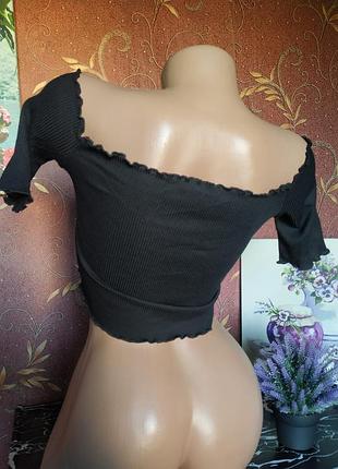 Черный топ в рубчик от prettylittlething 5