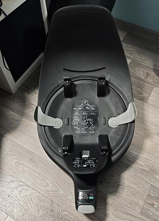 Автомобільна база cybex base t 2