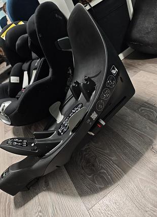 Автомобільна база cybex base t 5