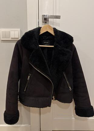 Жіноча дублянка stradivarius чорна