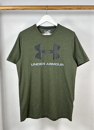 Under armour big logo military green khaki футболка в хакі кольорі розмір s