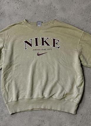 Винтажный оверсайз-свитшот nike из коллекции athletic dept. 1972 в трендовом светло-бежевом оттенке
