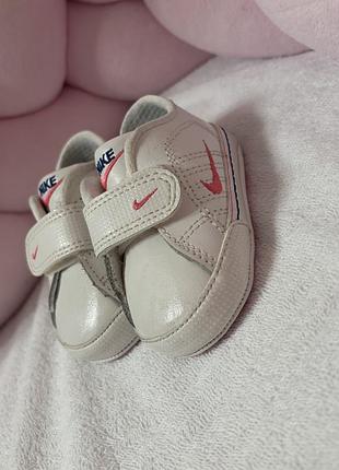 Пінетки для дівчаток nike білі з рожевим